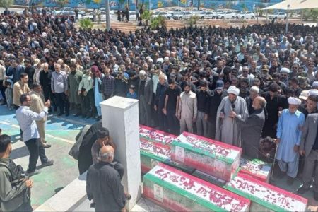 طنین همبستگی مردم بر خاک خونین دادگستری زاهدان