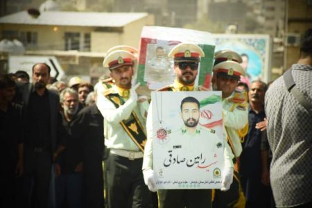 شهید رامین صادقی در گلزار شهدای زاهدان تشییع شد