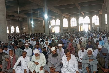 حضور شورای اداری و تأمین مهرستان در نماز‌جمعه