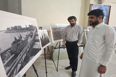 برپایی نمایشگاه عکس دفاع مقدس در زاهدان