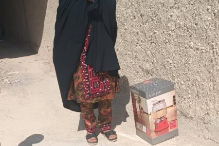 توزیع ۳۰ بخاری میان زنان سرپرست خانوار