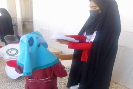 توزیع ۱۵۰۰ بسته لوازم‌التحریر در سراوان