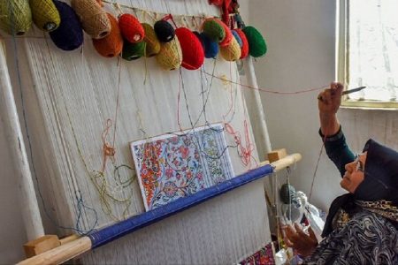 قالی‌بافی اشتغال پایدار برای بانوان سیستان