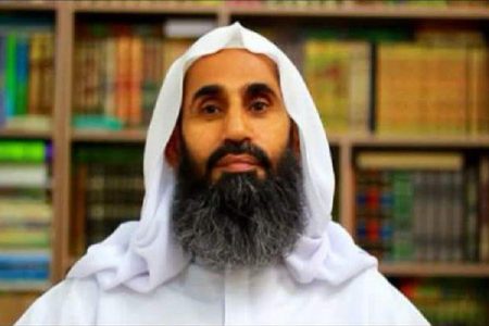 علما پرچم‌داران بصیرت در میدان جنگ نرم‌اند