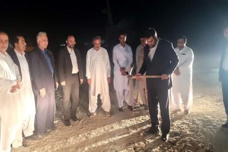 آئین کلنگ‌زنی مدرسه ۹ کلاسه محله گزدان