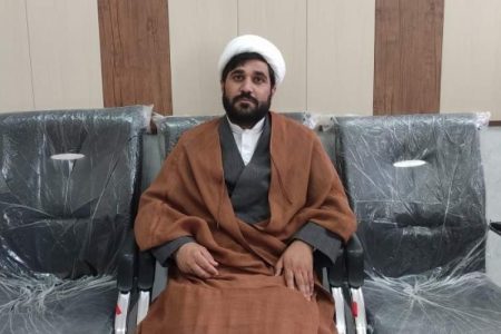 زن سرچشمه کرامت و سازندگی است