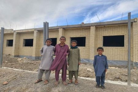 دانش‌آموزان روستای زیارت چشم‌انتظار مدرسه‌ای نیمه‌تمام
