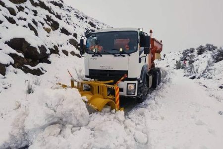 اجرای ۱۱۰ کیلومتر برف‌روبی در محورهای روستایی تفتان