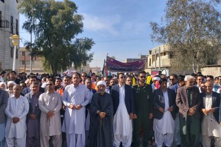 خیابان‌های مهرستان امروز رنگ حضور گرفته است