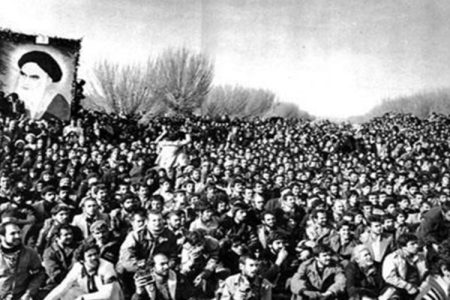 انقلاب اسلامی، آغاز حکمرانی عدالت‌محور