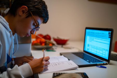 تأکید بر نظارت آموزشهای مجازی در مدارس