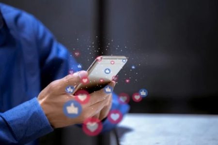 زندگی در سایه ویترین رنگارنگ دیگران